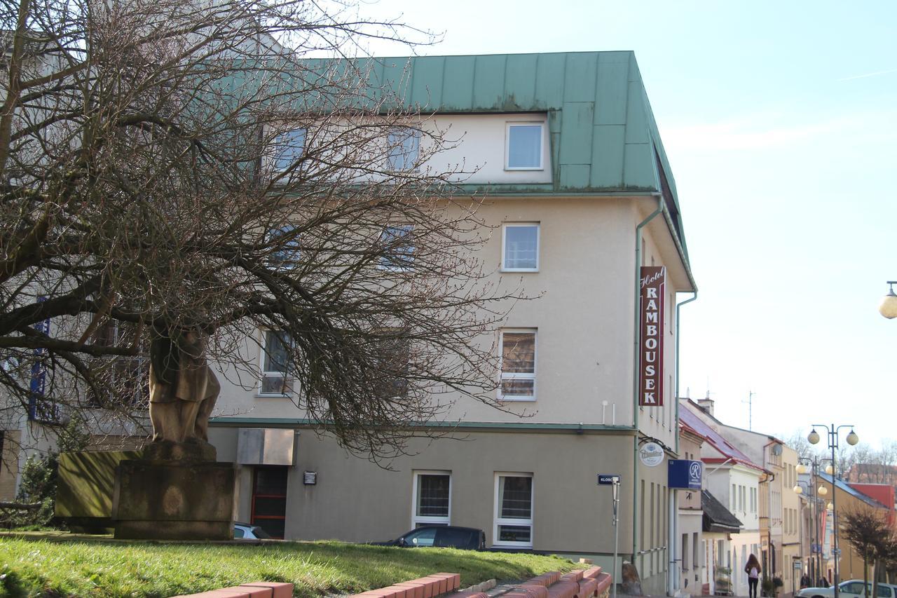 Hotel Rambousek Nové Město nad Metují Exterior foto